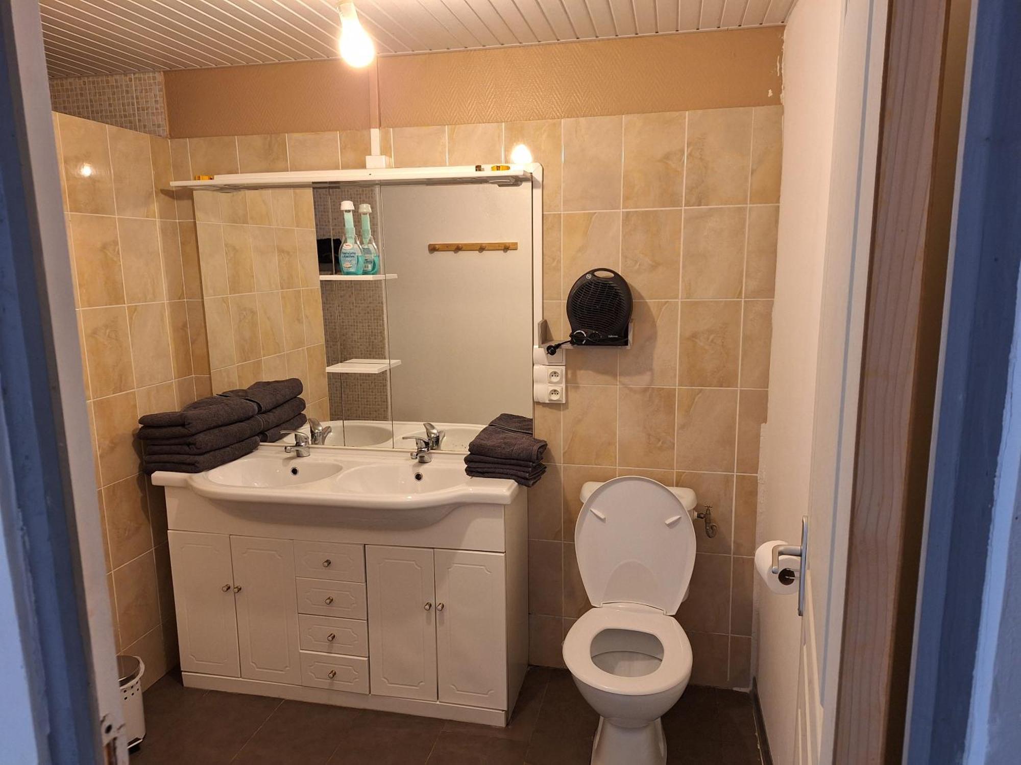Agreable Studio Tout Equipe Montsoué Exteriér fotografie